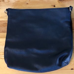 Studio ThirtyOne Modern Body in navy.